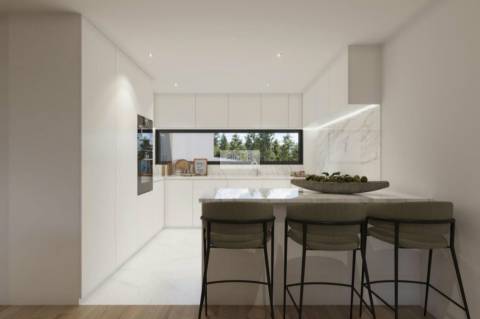 Moradia com 4 quartos e 120m2 de jardim no Castelo da Maia