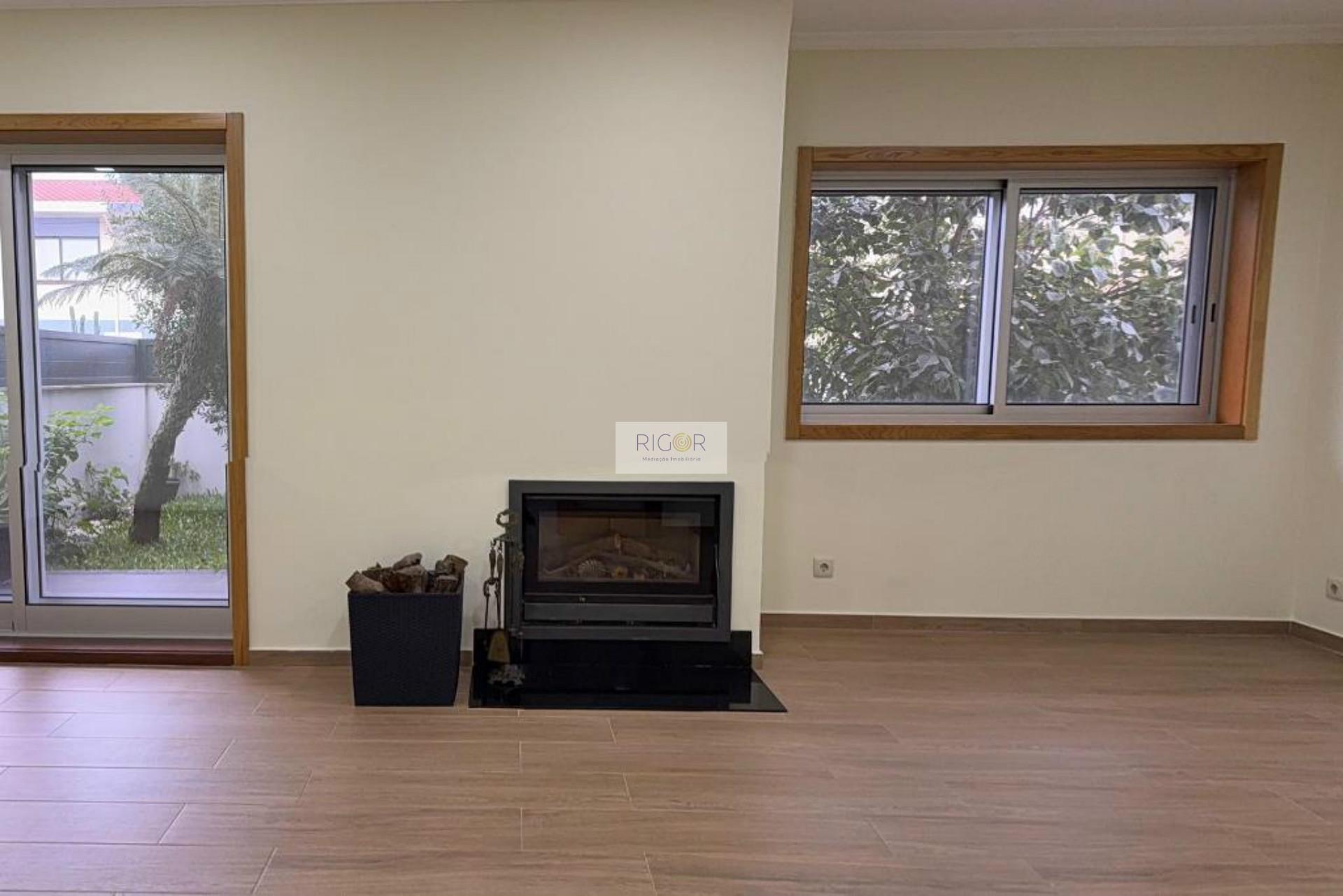 Moradia Geminada T4 Venda em Cidade da Maia,Maia