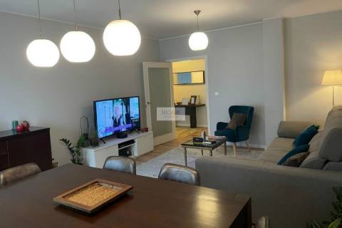 Apartamento T3 com boas áreas em zona residencial na Cidade da Maia