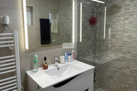 Apartamento T3 com boas áreas em zona residencial na Cidade da Maia