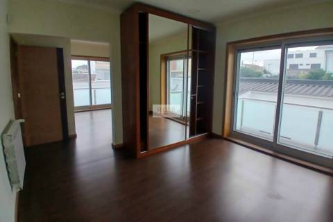 Moradia Geminada T4 Venda em Cidade da Maia,Maia