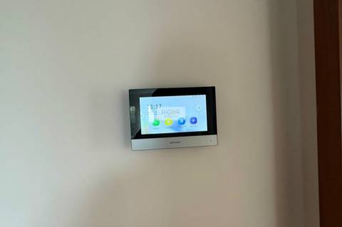 Apartamento T3 com garagem para 2 carros em Gueifães!