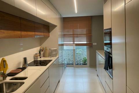 Apartamento T2 com 2 frentes, como novo, junto à “Casa das Artes”