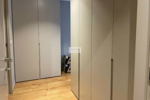 Apartamento T2 com 2 frentes, como novo, junto à “Casa das Artes”