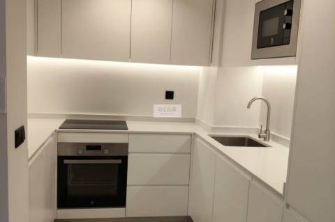 Apartamento T3 em Matosinhos, junto ao metro, pronto a habitar.