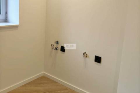 Apartamento T3 em Matosinhos, junto ao metro, pronto a habitar.