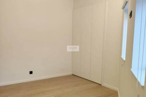 Apartamento T3 em Matosinhos, junto ao metro, pronto a habitar.