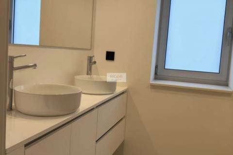 Apartamento T3 em Matosinhos, junto ao metro, pronto a habitar.