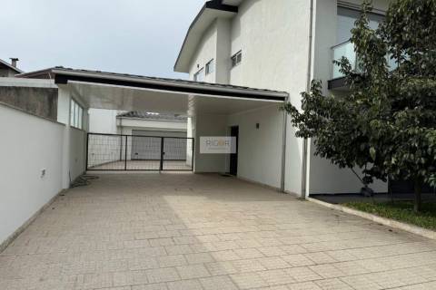 Moradia Geminada T4 Venda em Cidade da Maia,Maia