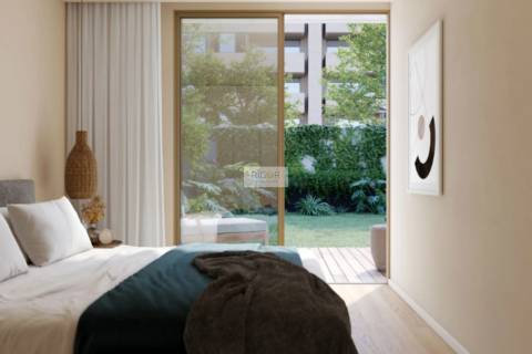 Apartamento T1 com jardim de a 300mts da praia de Matosinhos