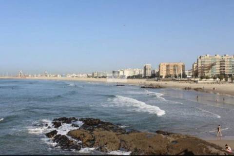 Apartamento T1 com jardim de a 300mts da praia de Matosinhos