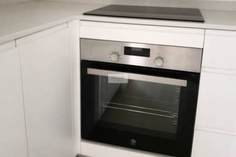 Apartamento T3 em Matosinhos, junto ao metro, pronto a habitar.