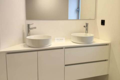 Apartamento T3 em Matosinhos, junto ao metro, pronto a habitar.