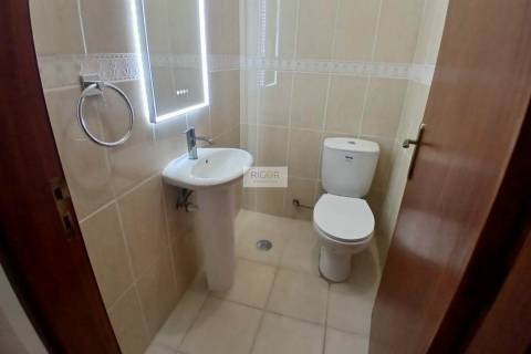 Moradia T3 de 4 frentes remodelada situada em Várzea, Amarante.