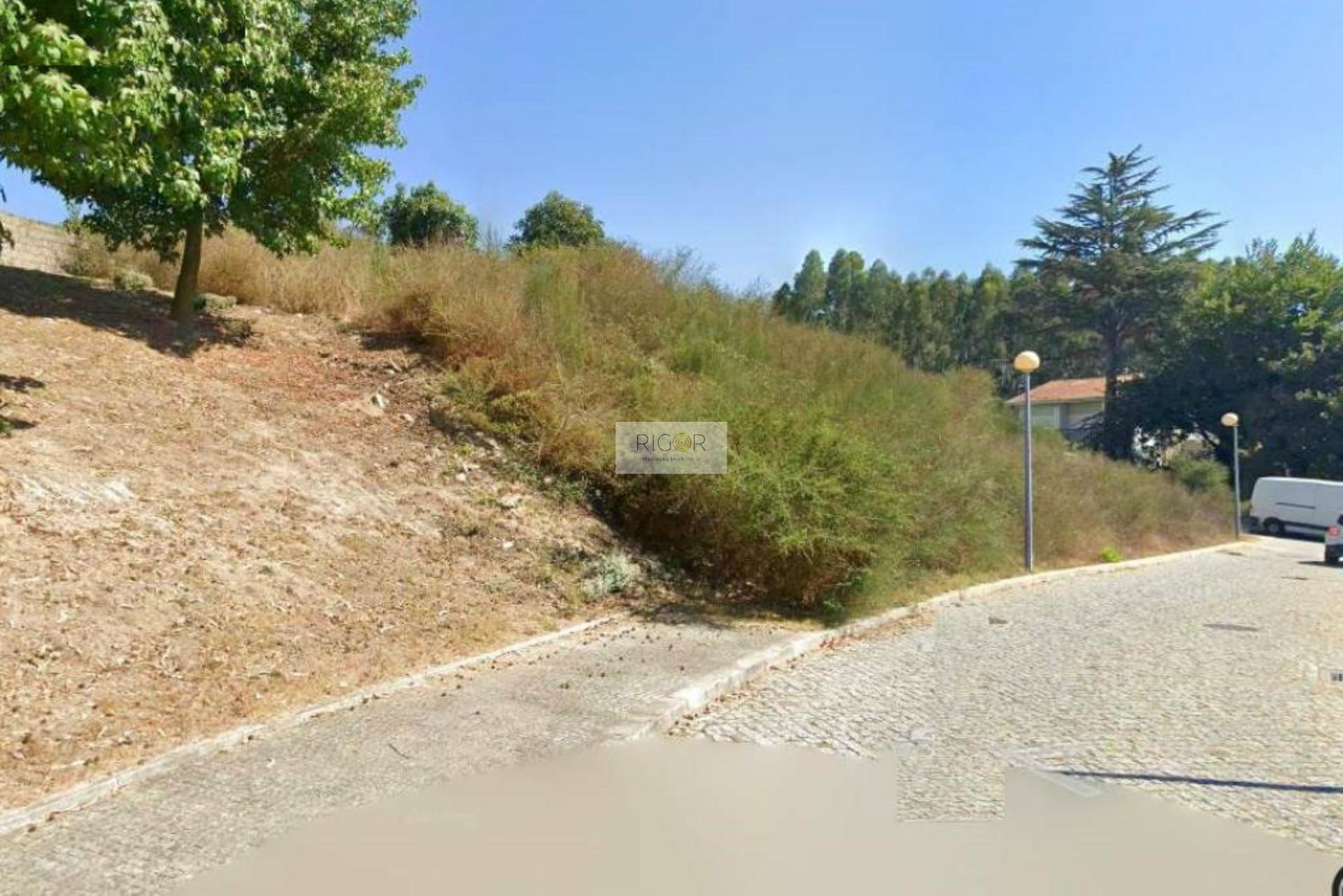 Lote de Terreno com área de 671 m2 para construção de apartamentos ou moradias