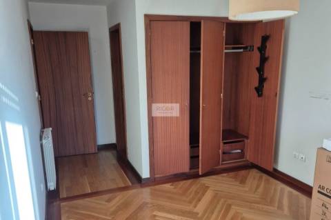 Apartamento t2 com varanda ao Hospital São João e faculdades