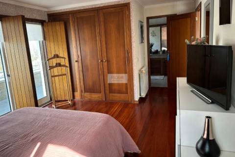 Moradia T4 de 4 frentes na cidade da Maia