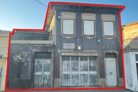 Prédio devoluto usado para indústria com destino a habitação e comércio