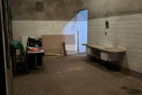 Prédio devoluto usado para indústria com destino a habitação e comércio