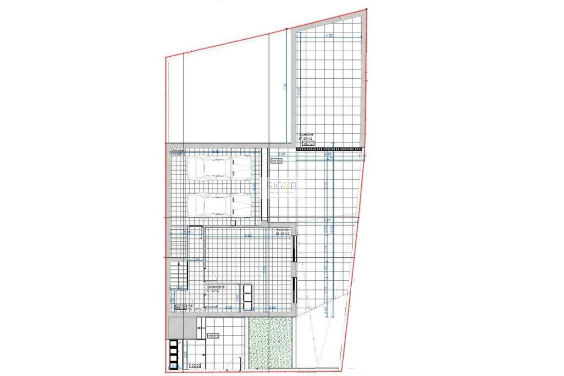 Moradia T3 de 3 frentes e jardim em construção no centro da Maia