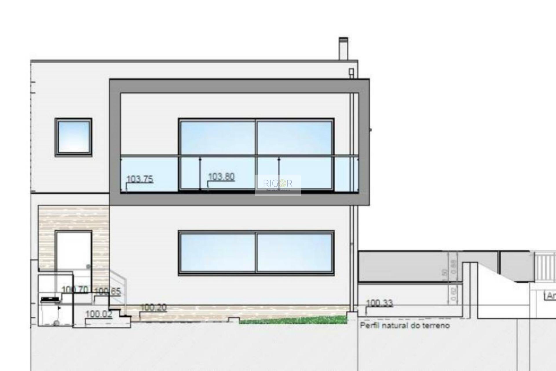 Moradia T3 de 3 frentes e jardim em construção no centro da Maia
