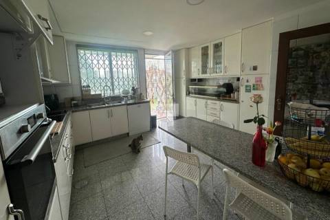 Moradia T4 de 4 frentes na cidade da Maia