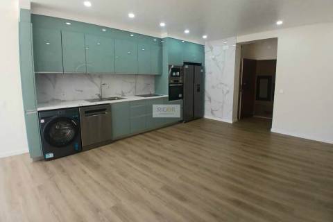 Apartamento T1+1 totalmente remodelado junto à praia nas Caxinas