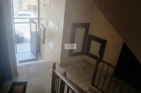 Apartamento T1+1 totalmente remodelado junto à praia nas Caxinas