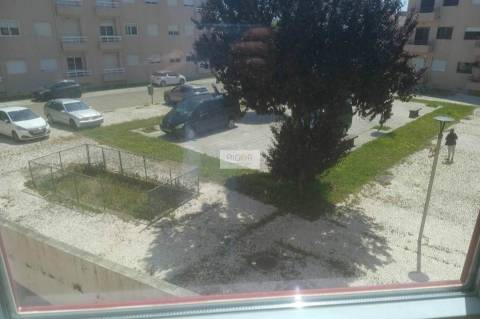Apartamento T1+1 totalmente remodelado junto à praia nas Caxinas