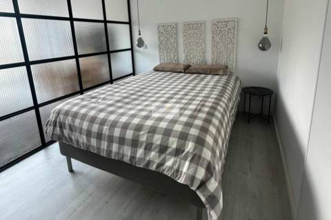 Apartamento T0 com terraço de 35m2 a Poente a 600 metros da praia, em Leça da Palmeira