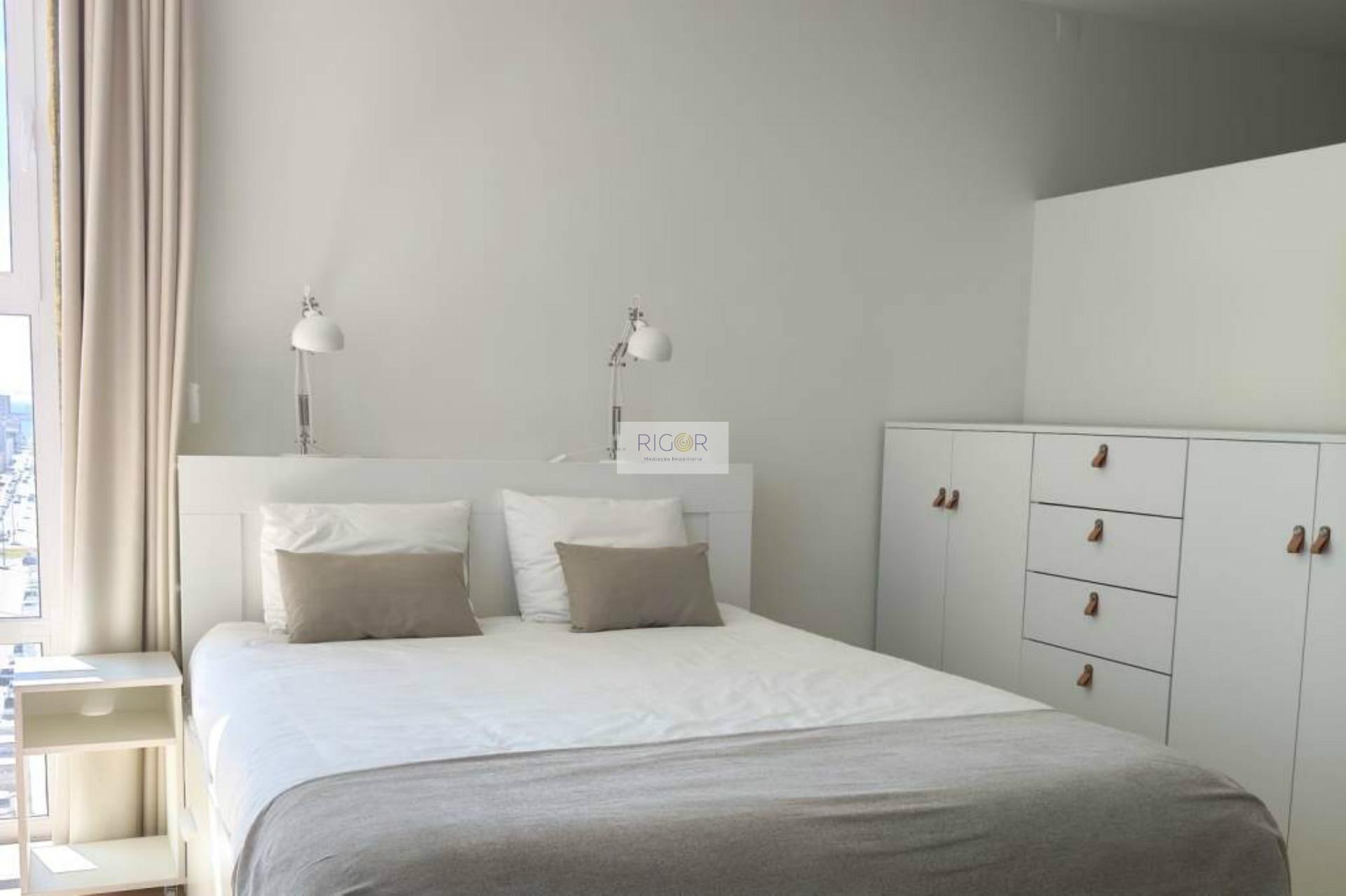 Apartamento T0 mobilado e equipado a 900 metros da praia de Matosinhos