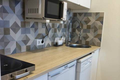 Apartamento T0 mobilado e equipado a 900 metros da praia de Matosinhos