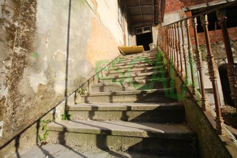 Moradia de Palacete construído em 1876 para Recuperar