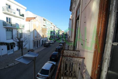 Moradia de Palacete construído em 1876 para Recuperar