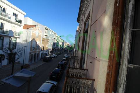 Moradia de Palacete construído em 1876 para Recuperar