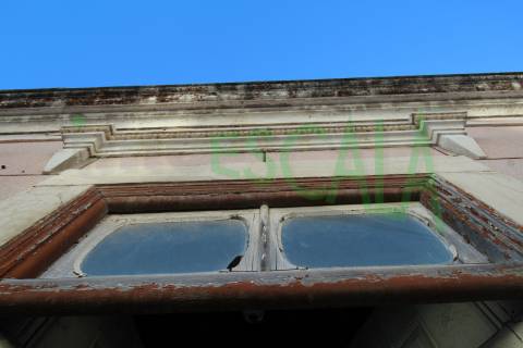 Moradia de Palacete construído em 1876 para Recuperar