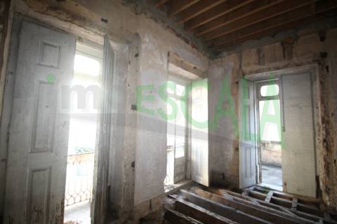 Moradia de Palacete construído em 1876 para Recuperar