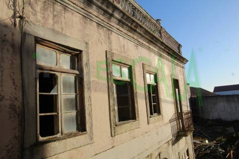 Moradia de Palacete construído em 1876 para Recuperar