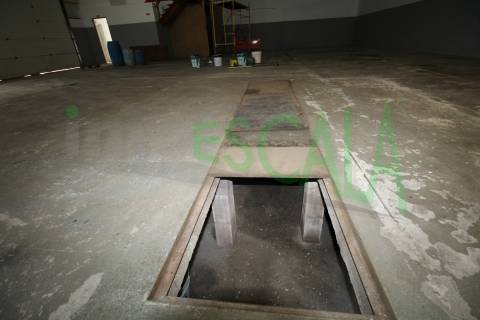 Armazém de 300m2 em Santarém