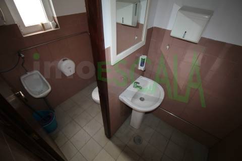 Armazém de 300m2 em Santarém