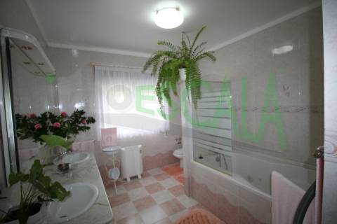 Moradia T5 Venda em Santarém (Marvila), Santa Iria da Ribeira de Santarém, Santarém (São Salvador) e Santarém (São Nicolau),Santarém