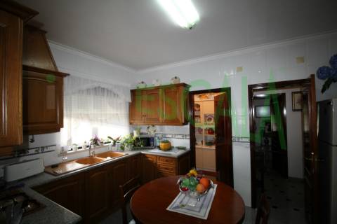 Moradia T5 Venda em Santarém (Marvila), Santa Iria da Ribeira de Santarém, Santarém (São Salvador) e Santarém (São Nicolau),Santarém