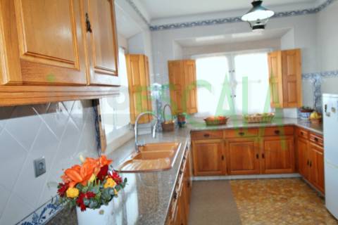 Moradia T4 de Luxo c/ Piscina em Almeirim