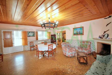 Moradia T4 de Luxo c/ Piscina em Almeirim