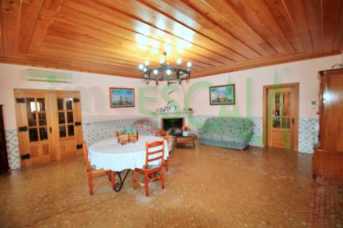 Moradia T4 de Luxo c/ Piscina em Almeirim