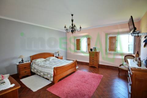 Moradia T4 de Luxo c/ Piscina em Almeirim