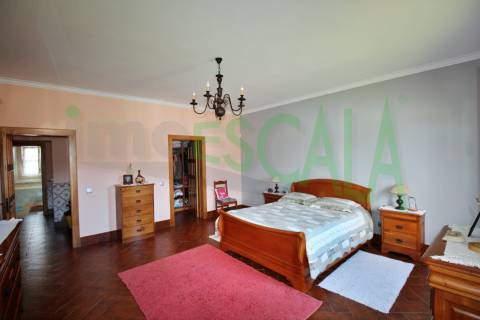 Moradia T4 de Luxo c/ Piscina em Almeirim