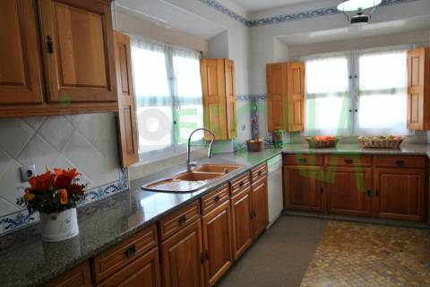 Moradia T4 de Luxo c/ Piscina em Almeirim