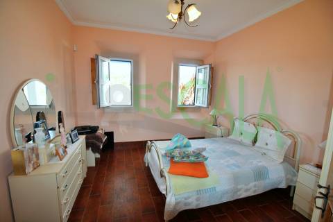 Moradia T4 de Luxo c/ Piscina em Almeirim