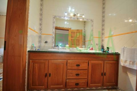 Moradia T4 de Luxo c/ Piscina em Almeirim